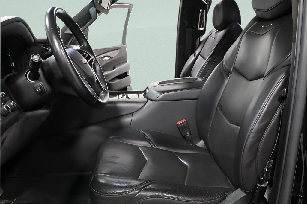 Used 2020 Cadillac Escalade Platinum image 21