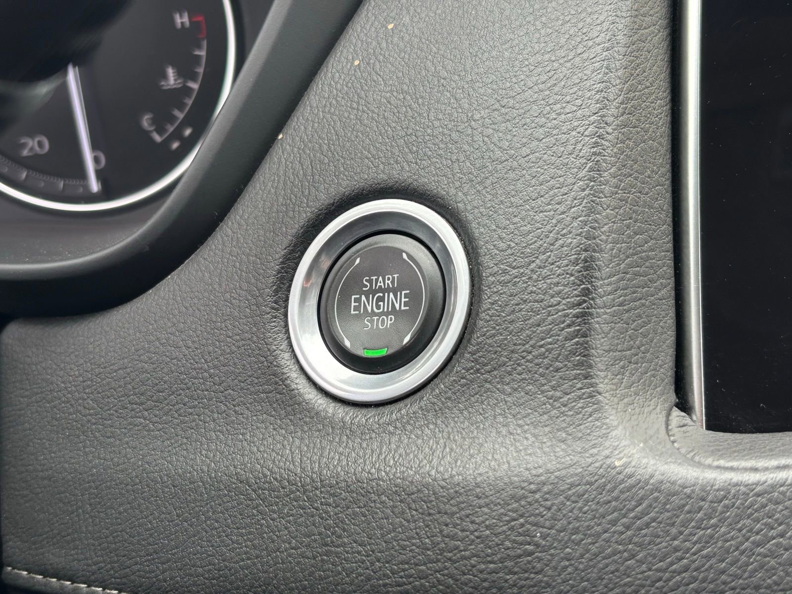 Used 2023 Cadillac XT4 Premium Luxury image 7