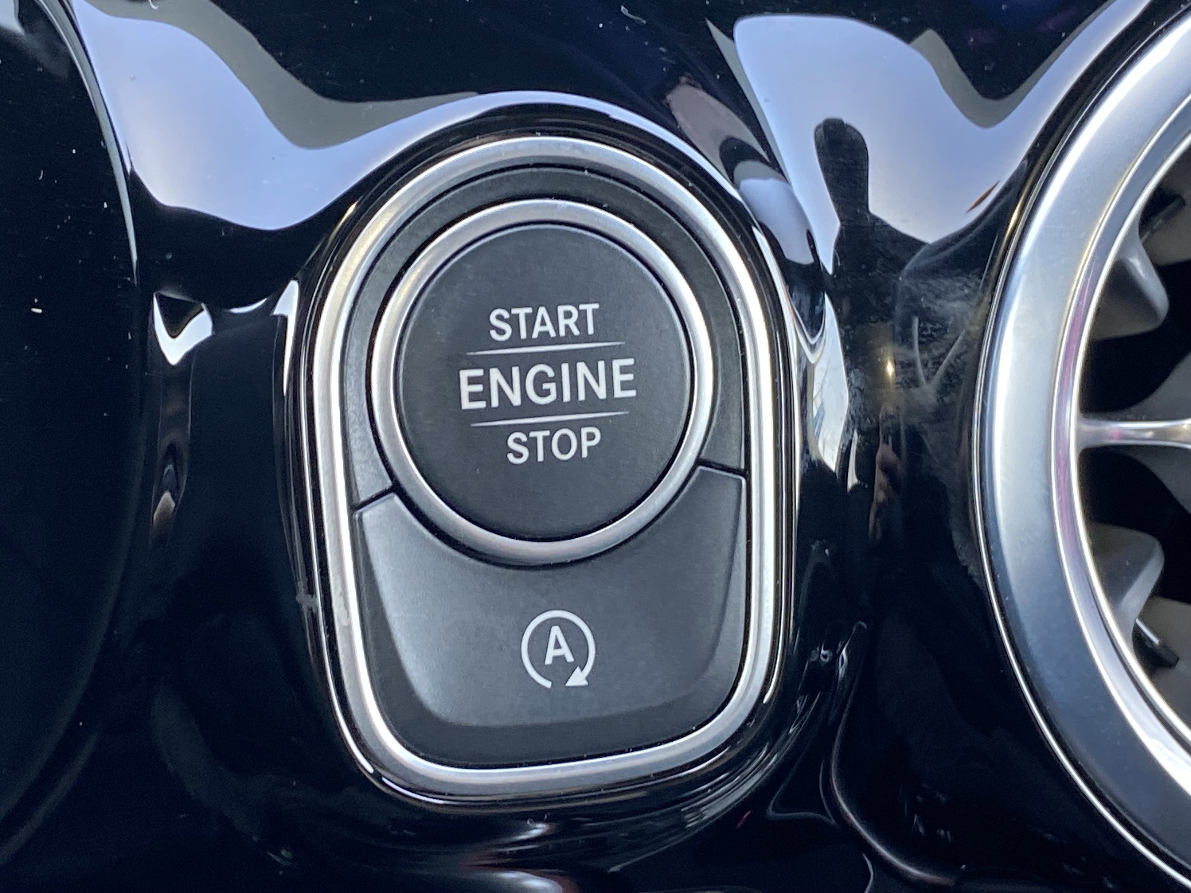 Used 2025 Mercedes-Benz GLA 250 4MATIC image 24