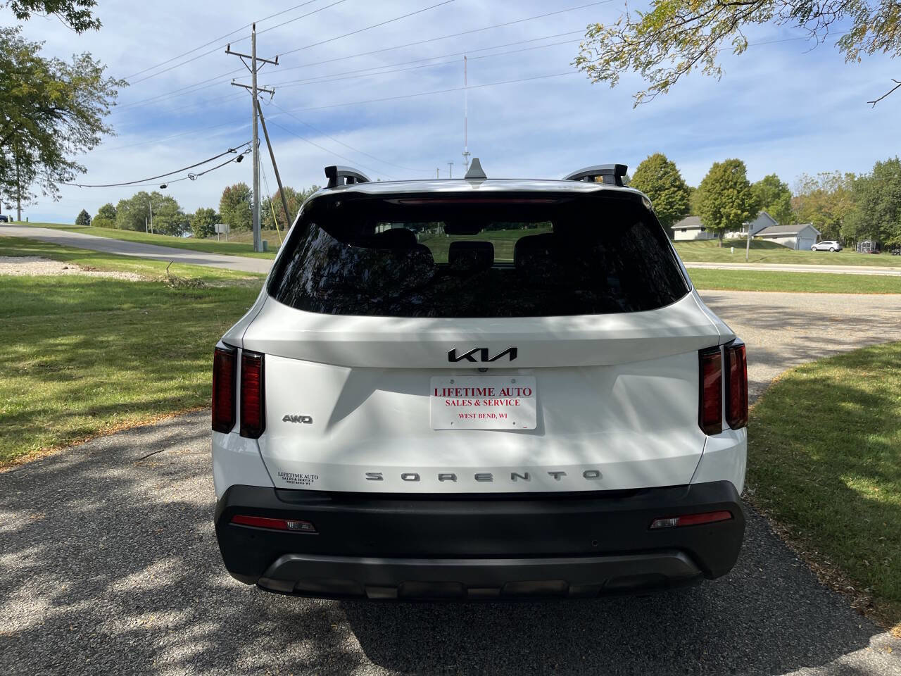 Used 2022 Kia Sorento S w/ Panoramic Sunroof Package image 4