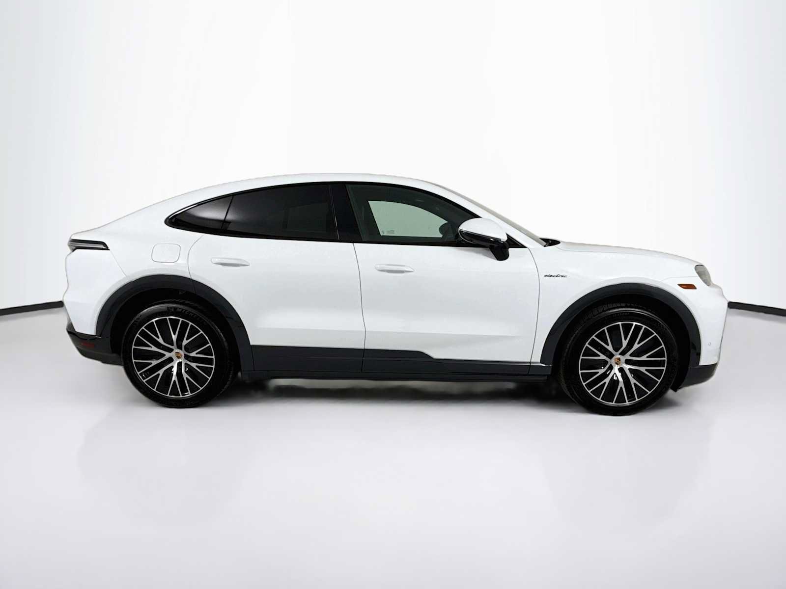 New 2026 Porsche Cayenne Electric Coupe AWD/4WD image 8