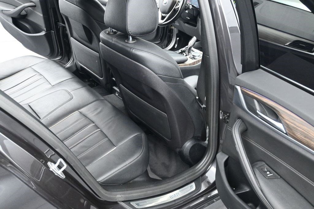 Used 2020 BMW 530i xDrive AWD/4WD image 14