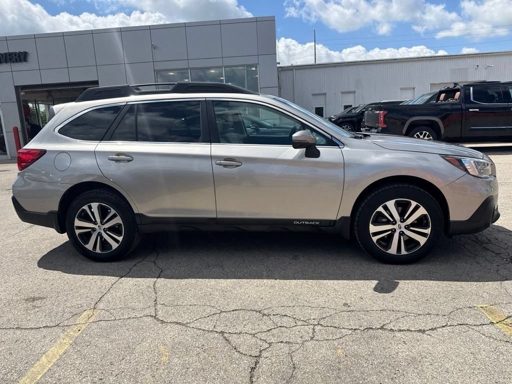 Used 2019 Subaru Outback 2.5i Limited w/ Popular Package #2 AWD/4WD image 2