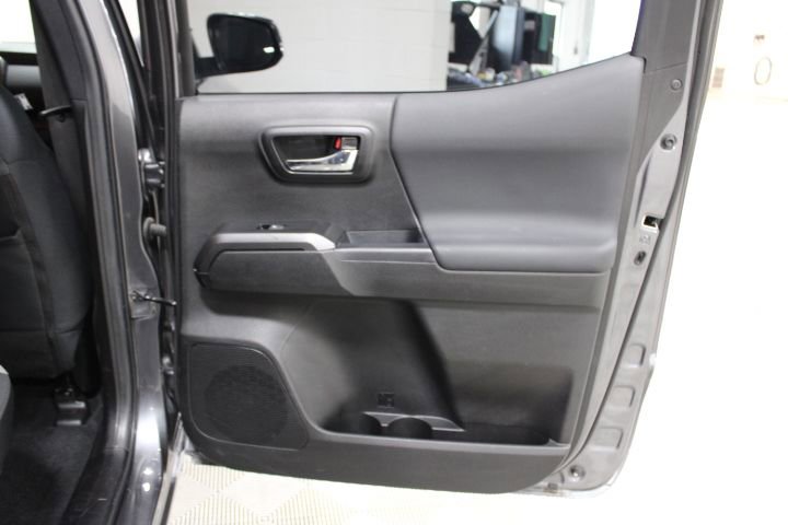 Used 2023 Toyota Tacoma TRD Sport image 25