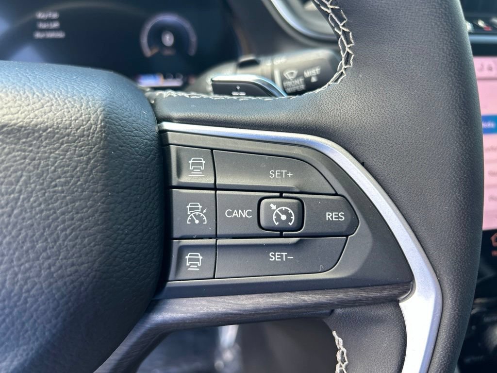 Certified 2024 Jeep Grand Cherokee Limited RWD image 46