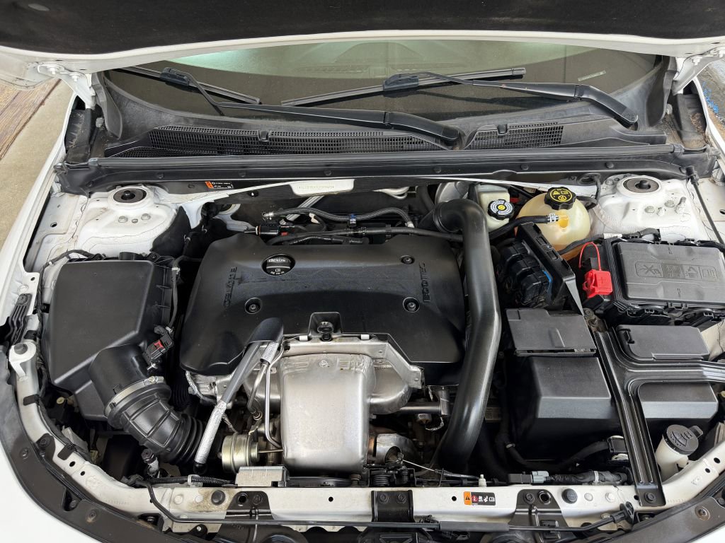 Used 2020 Chevrolet Malibu Premier FWD image 16