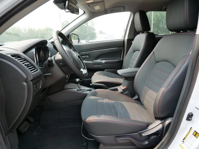 Used 2025 Mitsubishi Outlander Sport SE AWD/4WD image 14