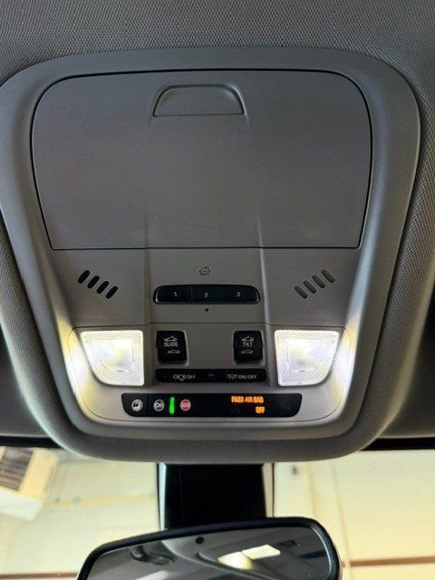 Used 2019 GMC Acadia SLT image 25