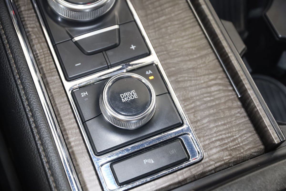 Used 2019 Ford Expedition Limited image 28