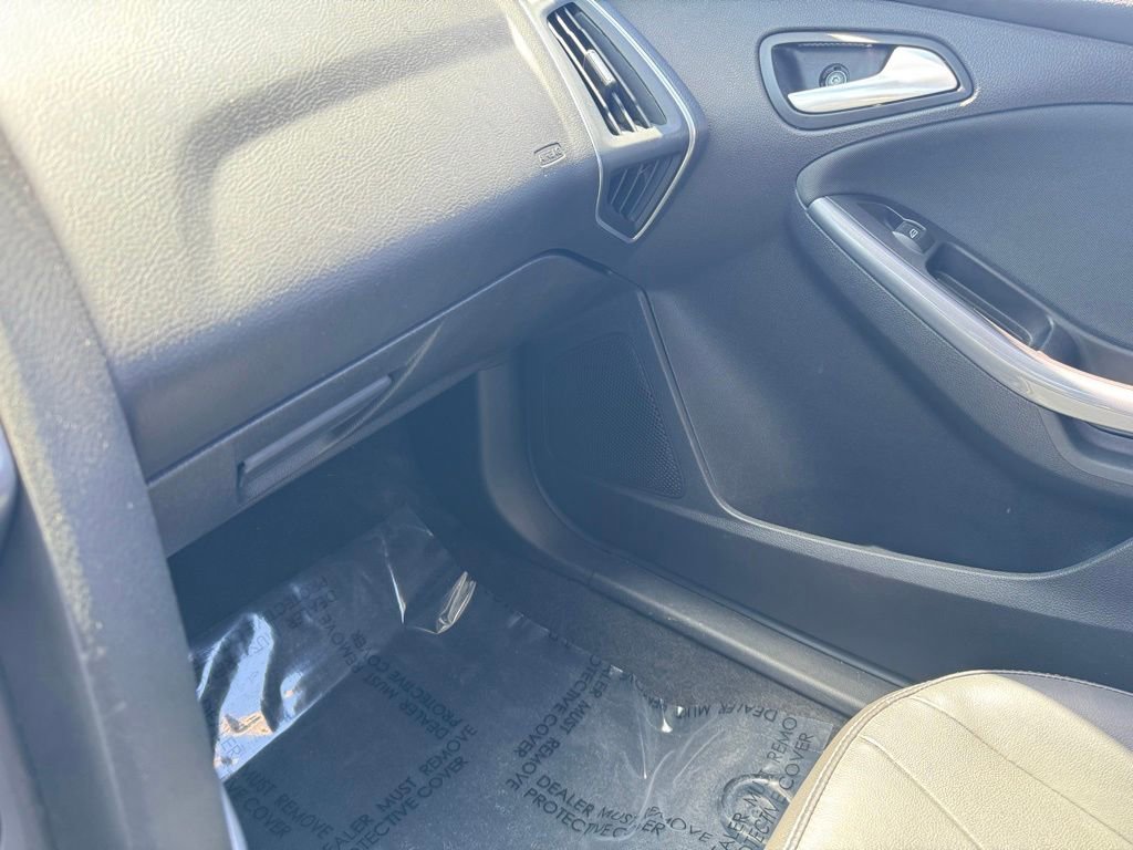 Used 2014 Ford Focus Titanium FWD image 22