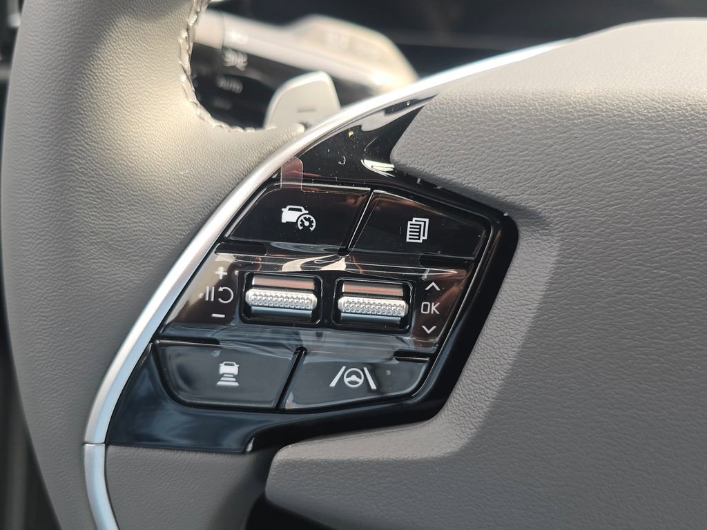 New 2025 Kia Niro EX image 24