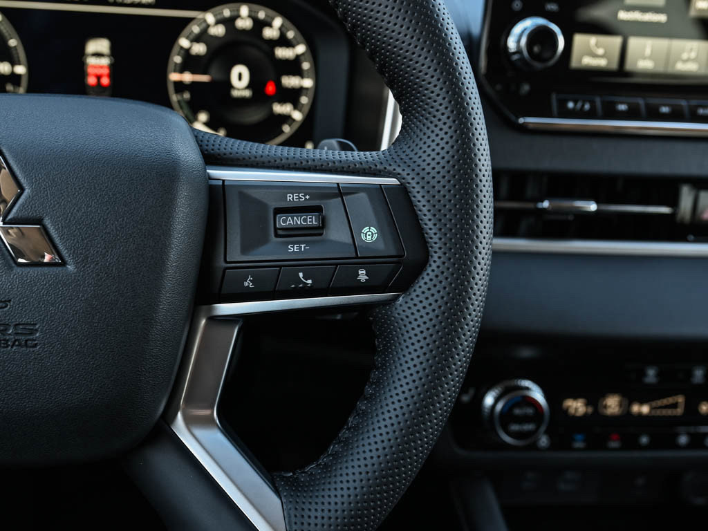 New 2025 Mitsubishi Outlander SEL image 22