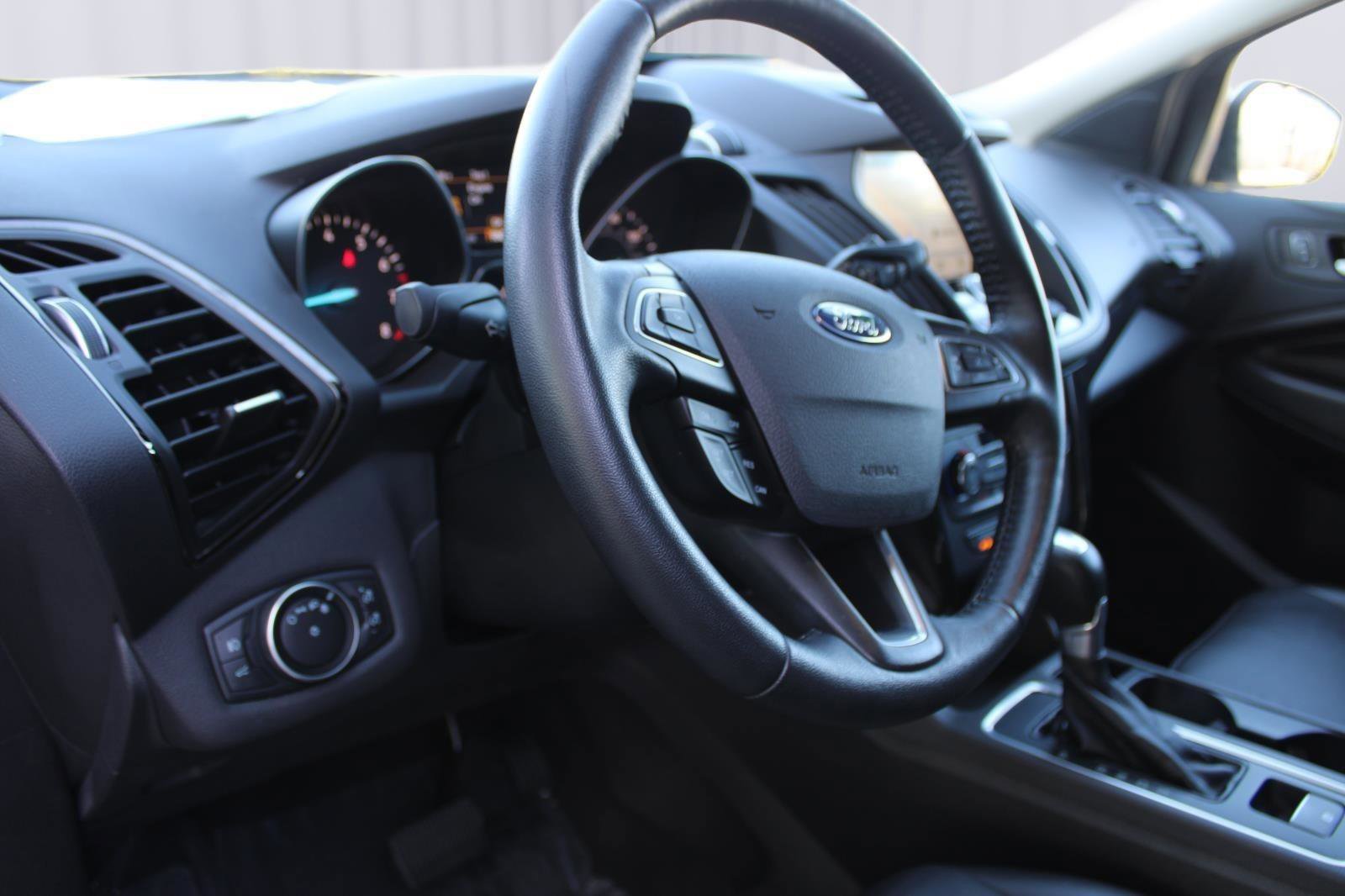 Used 2017 Ford Escape Titanium image 14