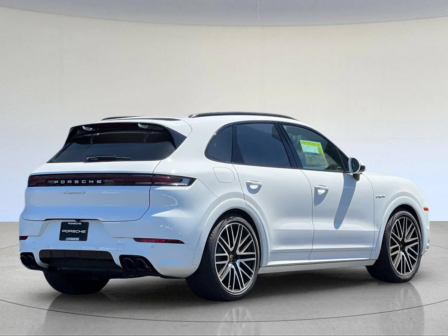New 2025 Porsche Cayenne S AWD/4WD image 8
