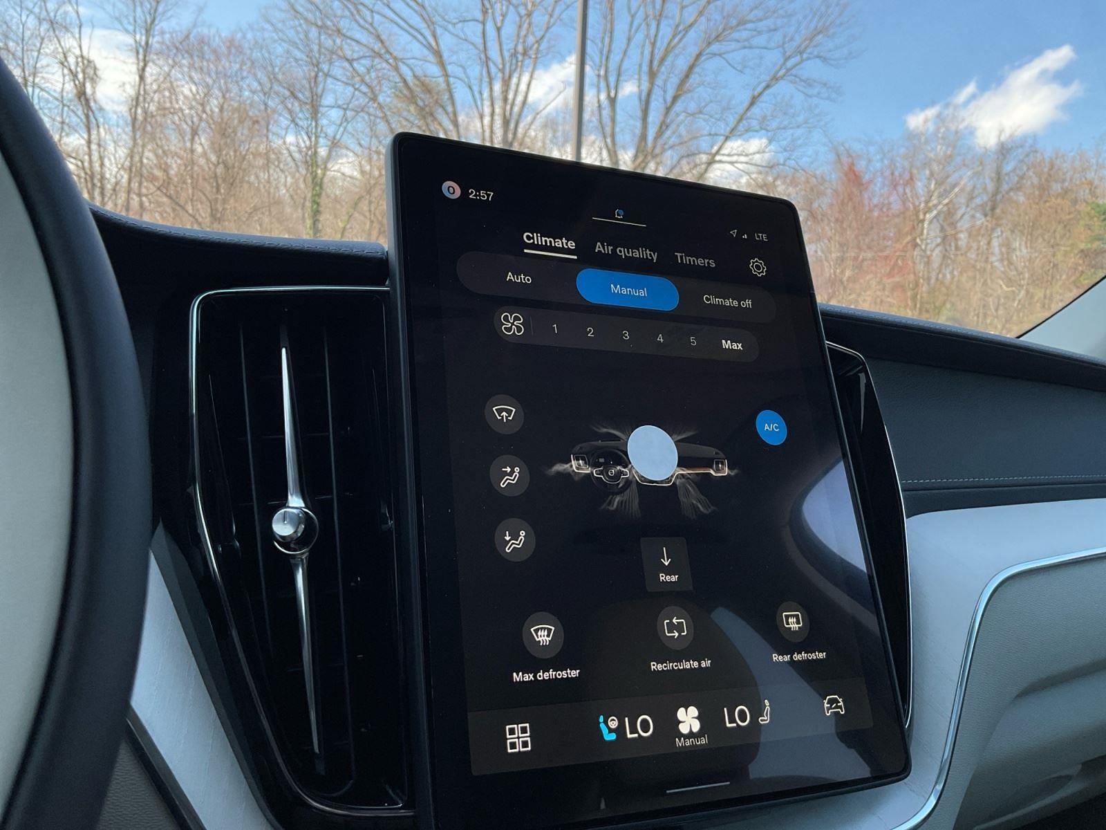 New 2026 Volvo XC60 B5 Ultra w/ Protection Package Premier image 23