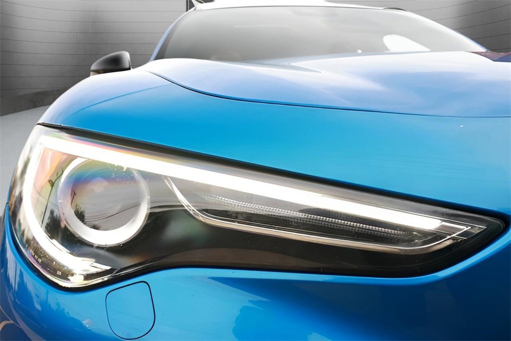 Used 2023 Alfa Romeo Stelvio Veloce image 28