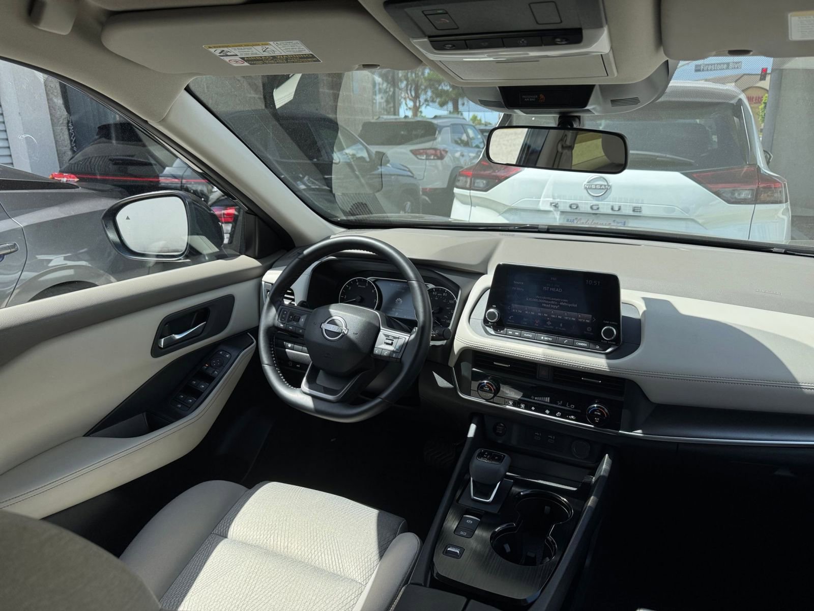 Used 2025 Nissan Rogue SV FWD image 36