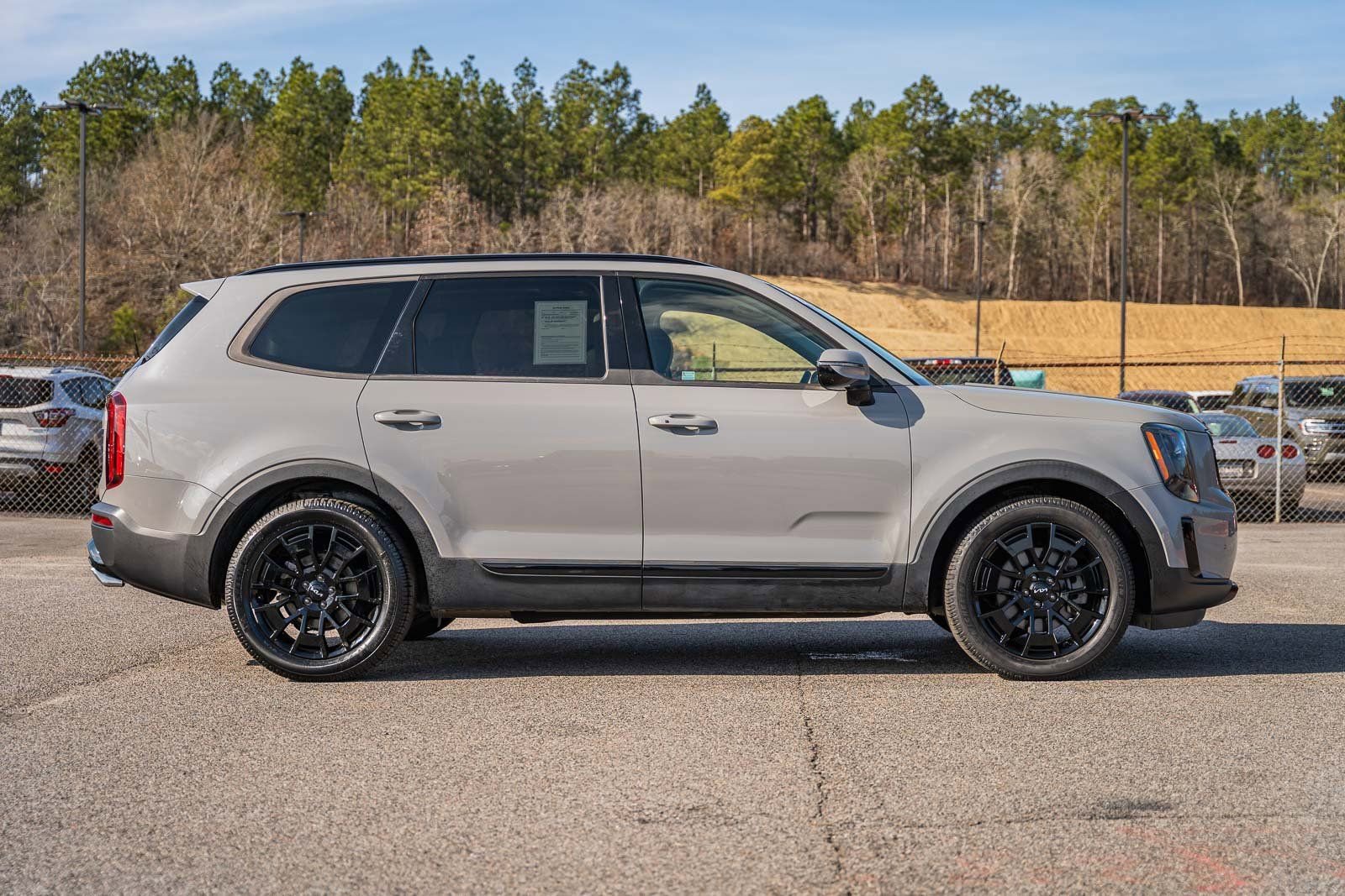 Used 2022 Kia Telluride SX w/ SX Prestige Package image 8