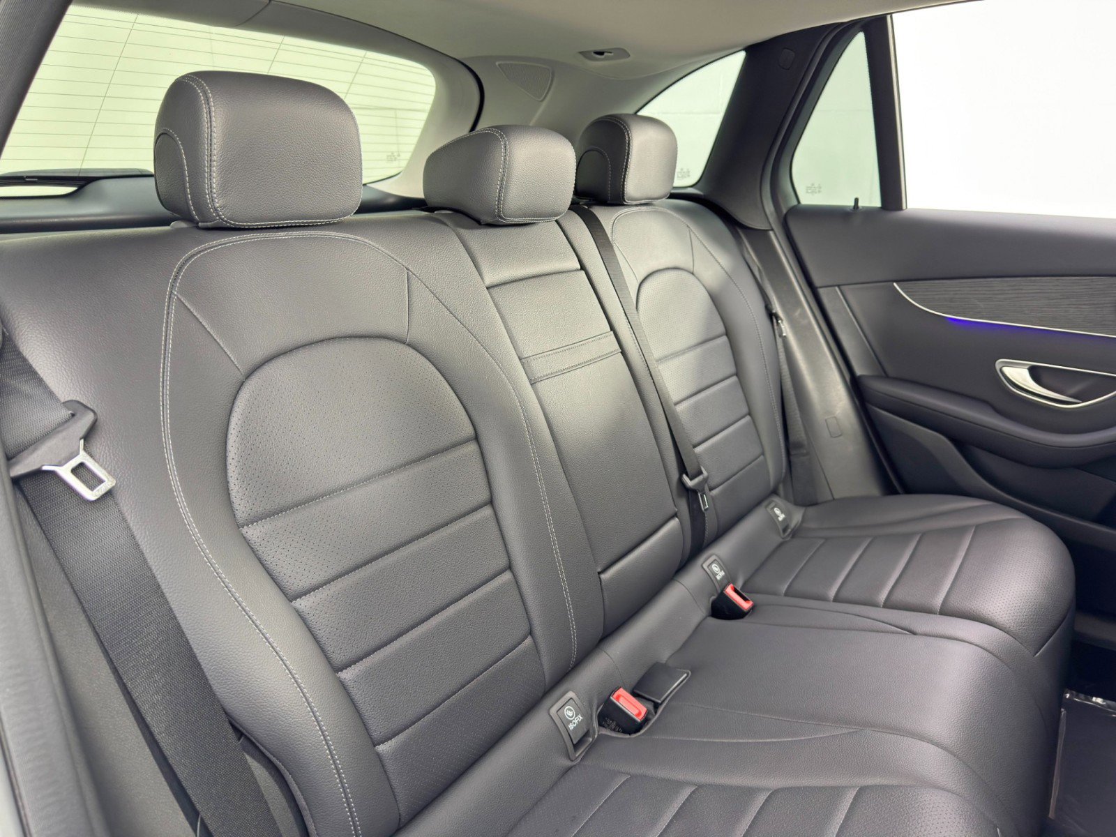 Used 2021 Mercedes-Benz GLC 300 w/ Premium Package image 38