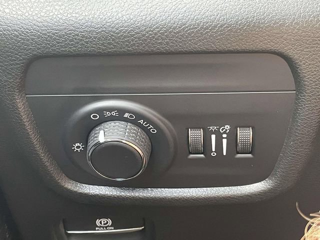 New 2025 Jeep Grand Cherokee Altitude RWD image 27