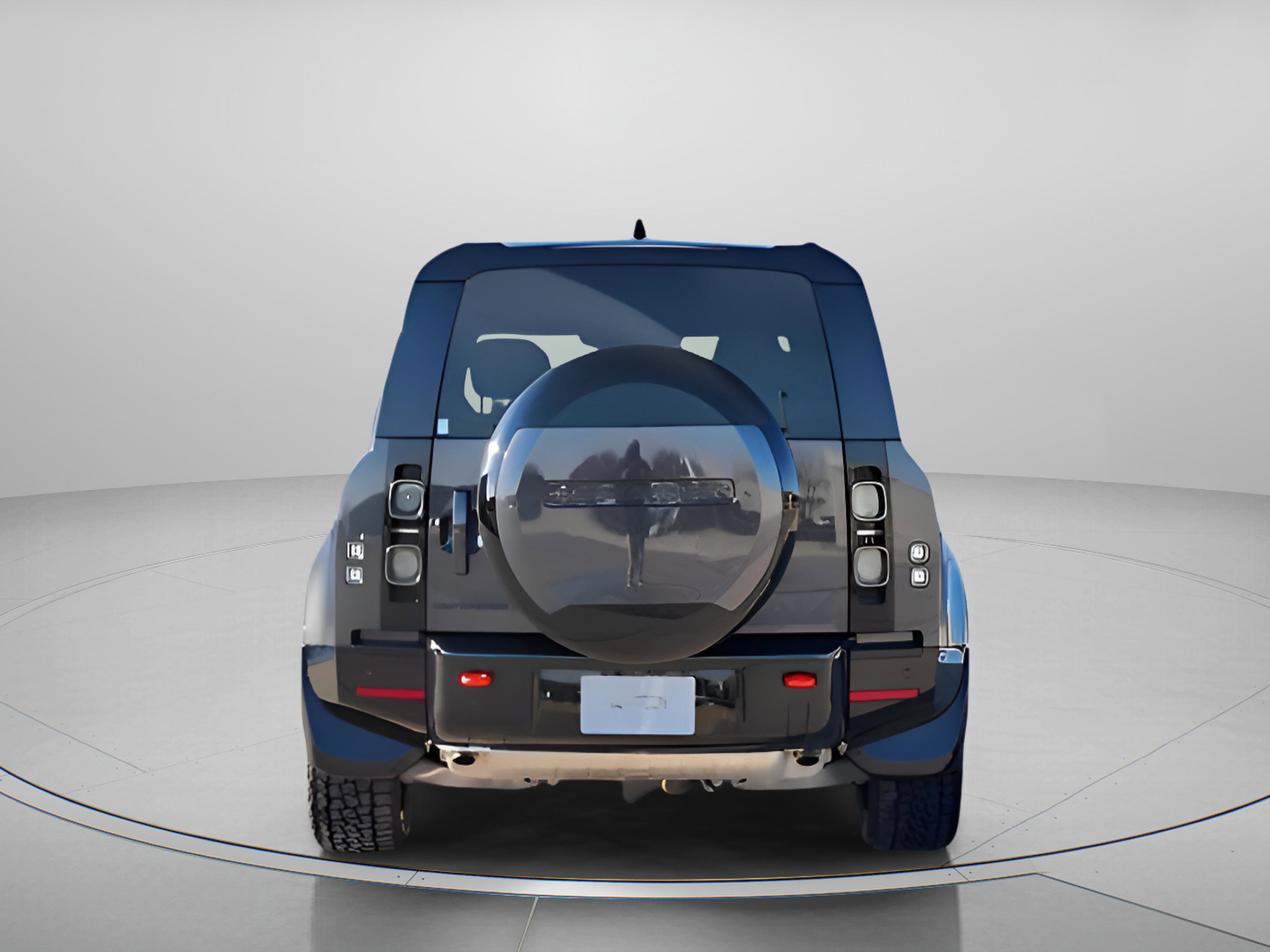 Certified 2025 Land Rover Defender 110 X image 4