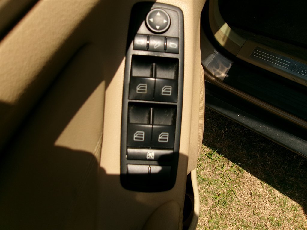 Used 2010 Mercedes-Benz ML 350 4MATIC image 34