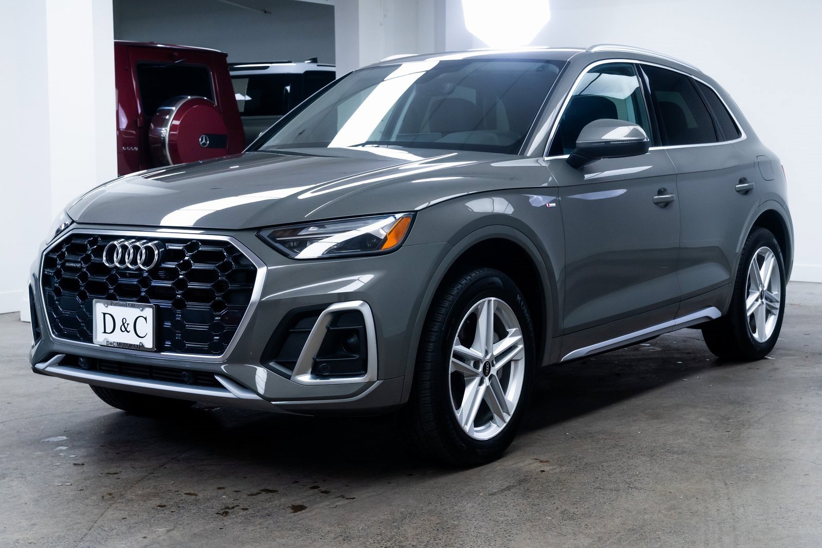 Used 2025 Audi Q5 e Premium Plus image 3