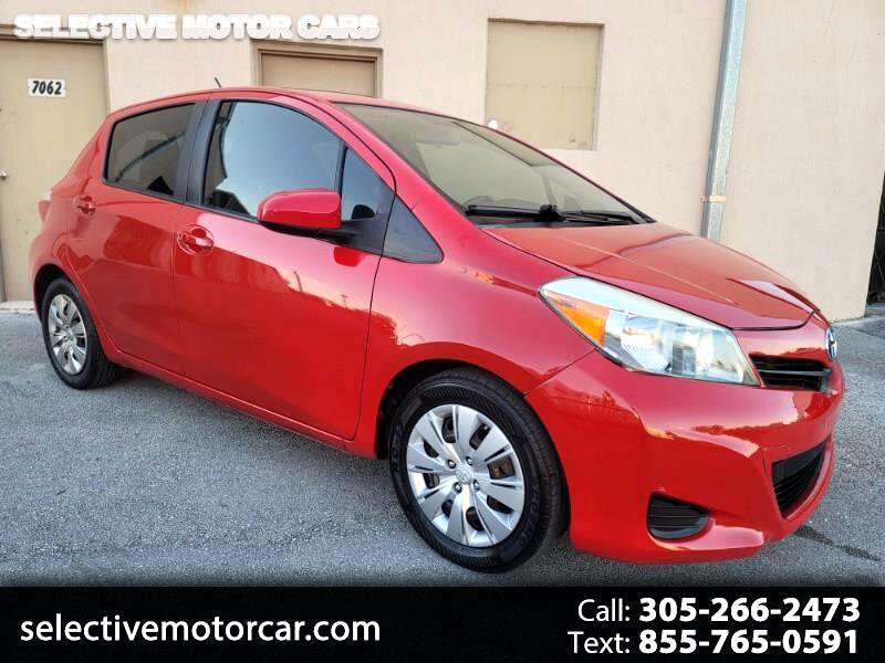 Used 2013 Toyota Yaris LE image 1