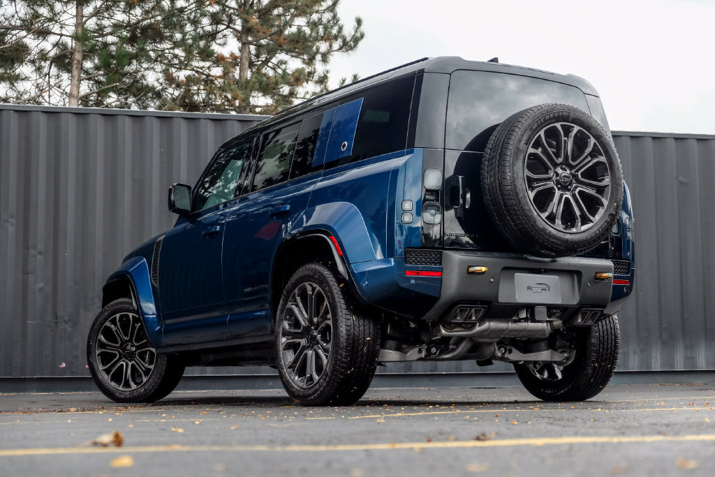 New 2026 Land Rover Defender 110 OCTA AWD/4WD image 2