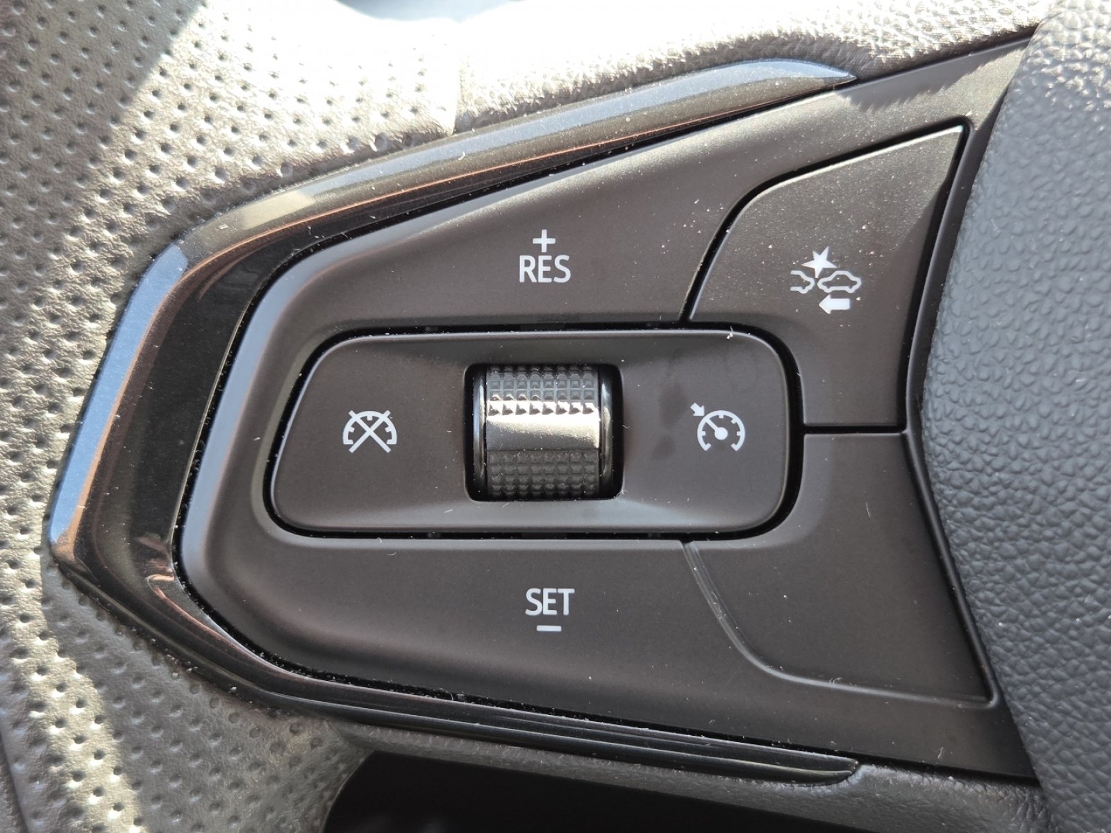 Used 2024 Chevrolet Trax LS FWD image 9