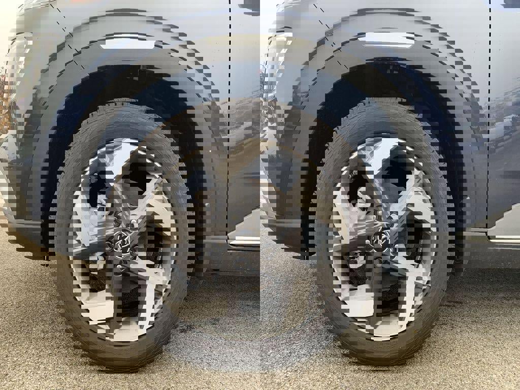 New 2025 Hyundai Venue Limited image 43