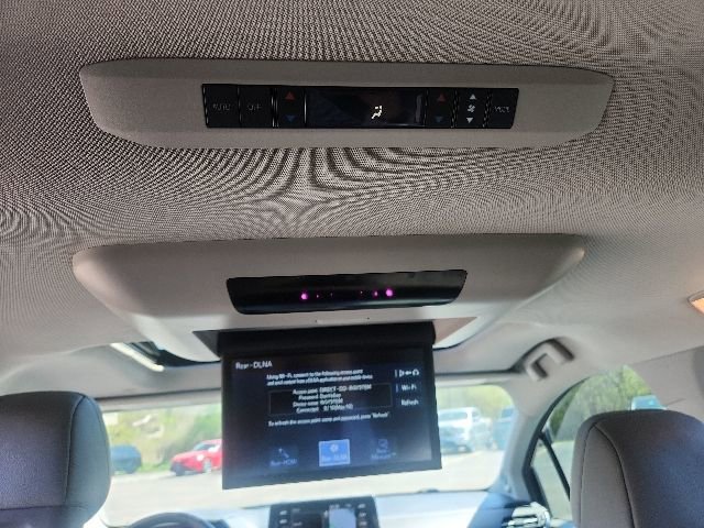 Used 2021 Toyota Sienna XLE w/ XLE Plus Package FWD image 15