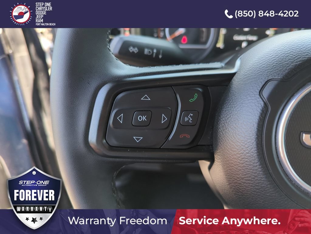 Used 2025 Jeep Wrangler Unlimited Rubicon w/ Convenience Group AWD/4WD image 21