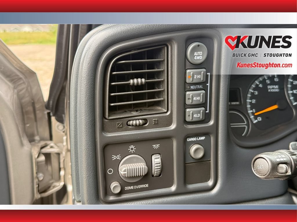 Used 2001 Chevrolet Silverado 1500 LS w/ Off-Road Chassis Pkg AWD/4WD image 15