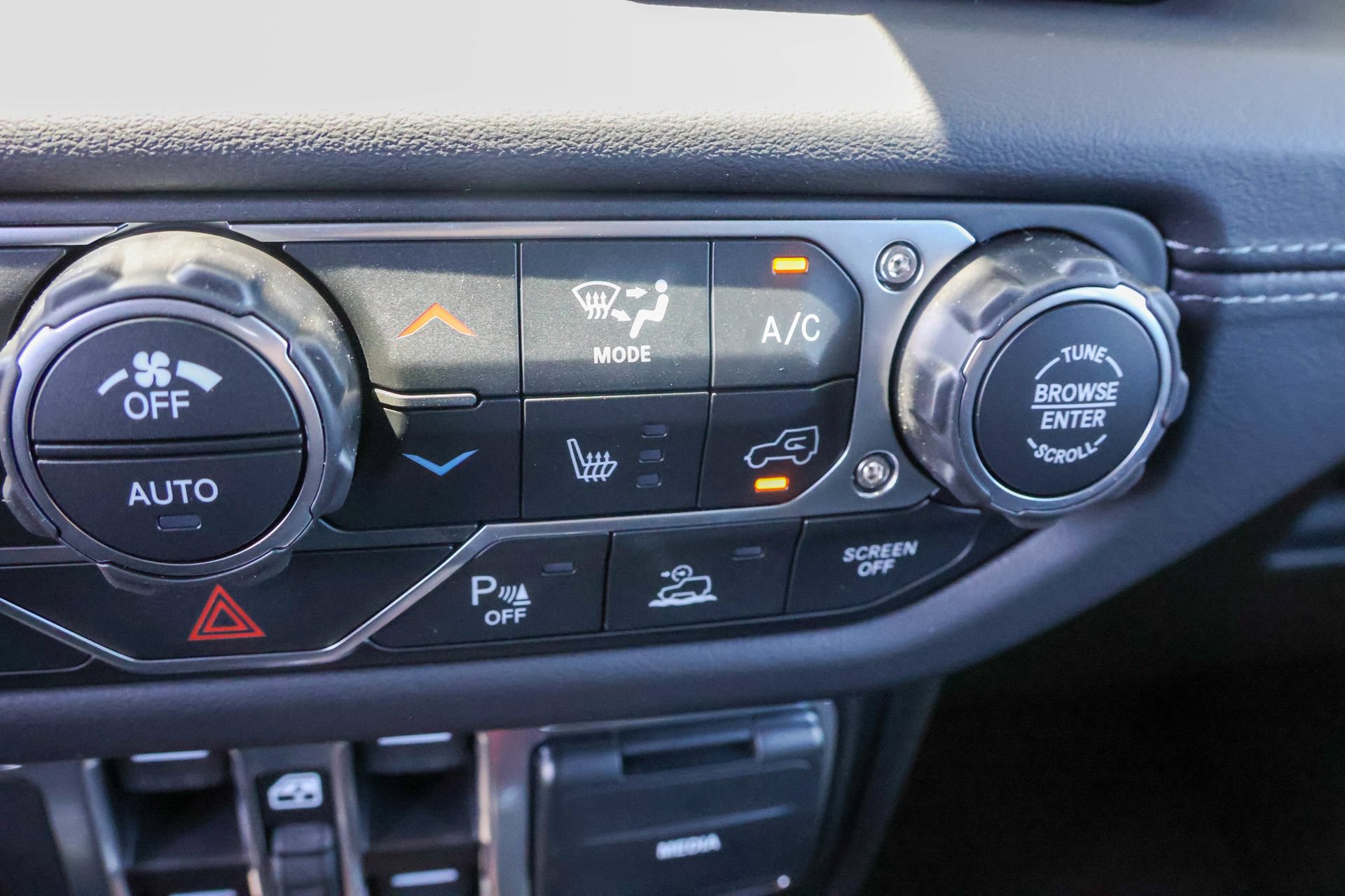 New 2026 Jeep Wrangler Unlimited Sahara AWD/4WD image 20
