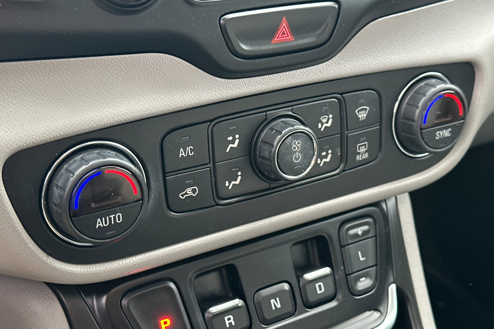 Used 2020 GMC Terrain SLT w/ Preferred Package image 21