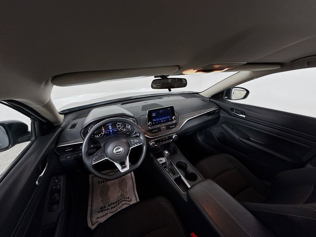 Used 2025 Nissan Altima 2.5 SV FWD image 22