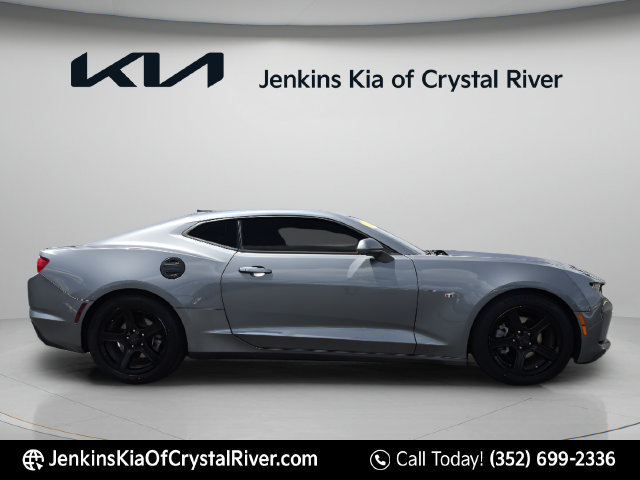 Used 2021 Chevrolet Camaro LT w/ Technology Package RWD image 4