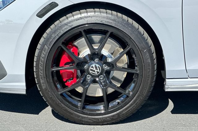 Used 2024 Volkswagen GTI SE FWD image 31