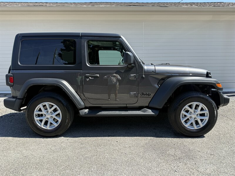 Used 2023 Jeep Wrangler Sport AWD/4WD video 1