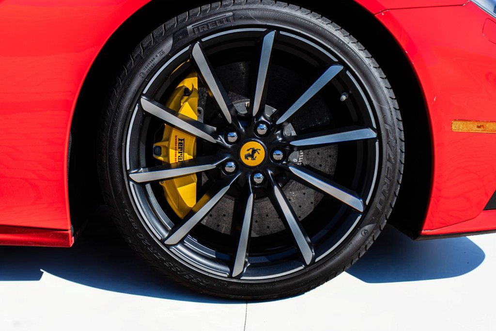 Used 2014 Ferrari F12 Berlinetta RWD image 59