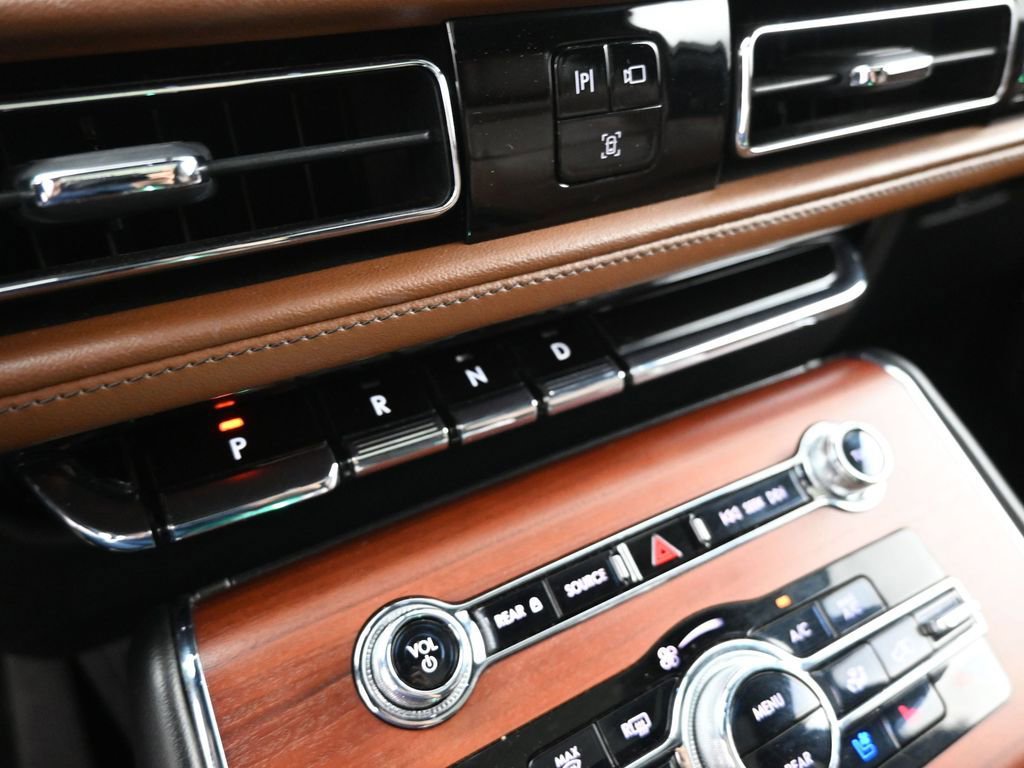 Used 2022 Lincoln Aviator Reserve w/ Equipment Group 201A AWD/4WD image 15