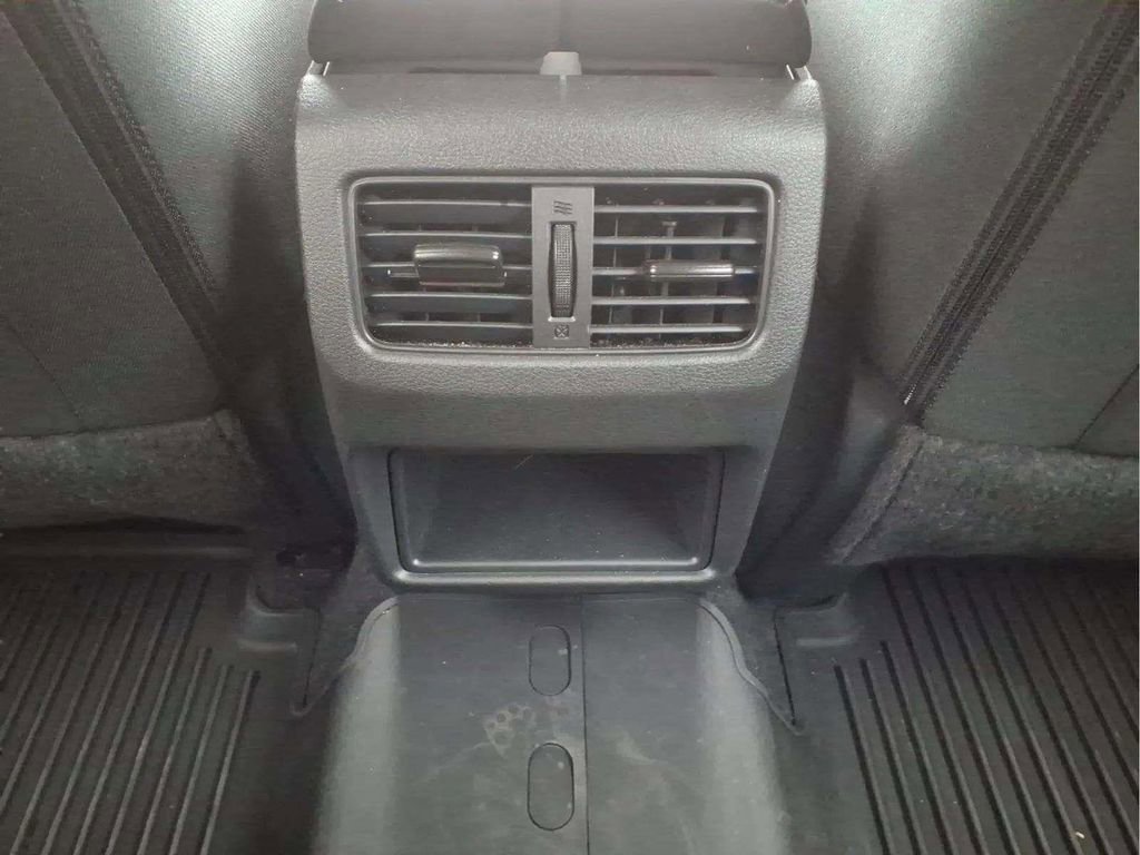 Used 2025 Nissan Rogue S image 13