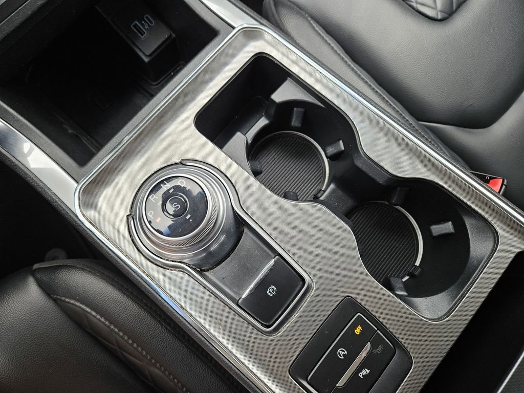 Used 2024 Ford Edge Titanium image 17