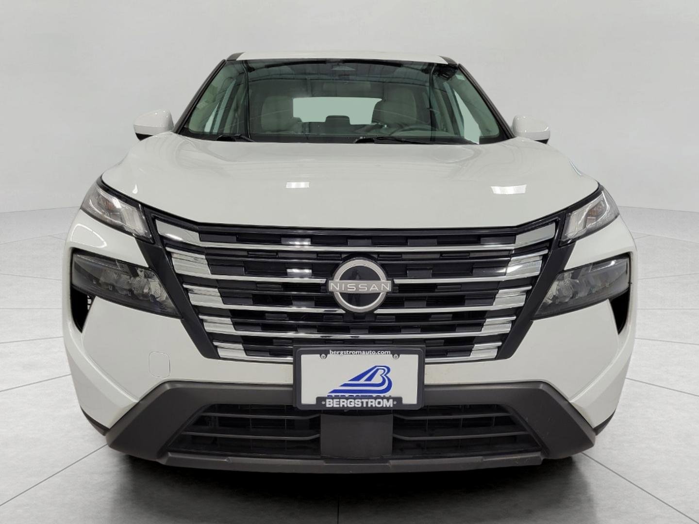 Used 2025 Nissan Rogue SV image 13