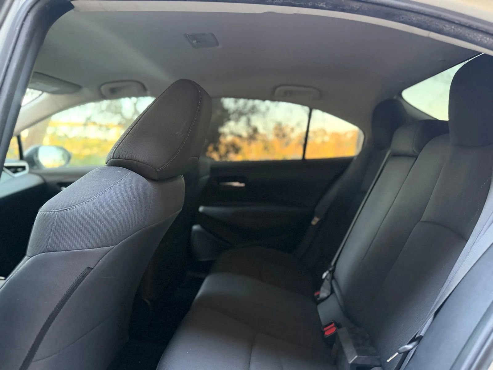 Used 2020 Toyota Corolla LE image 19