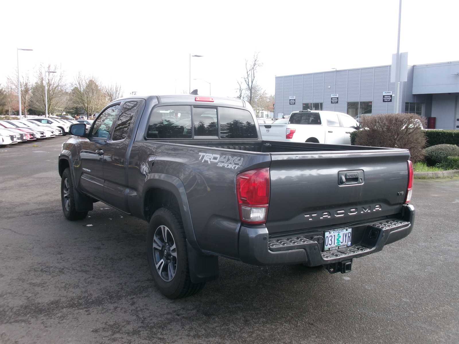 Used 2017 Toyota Tacoma TRD Sport w/ Premium & Technology Package image 3