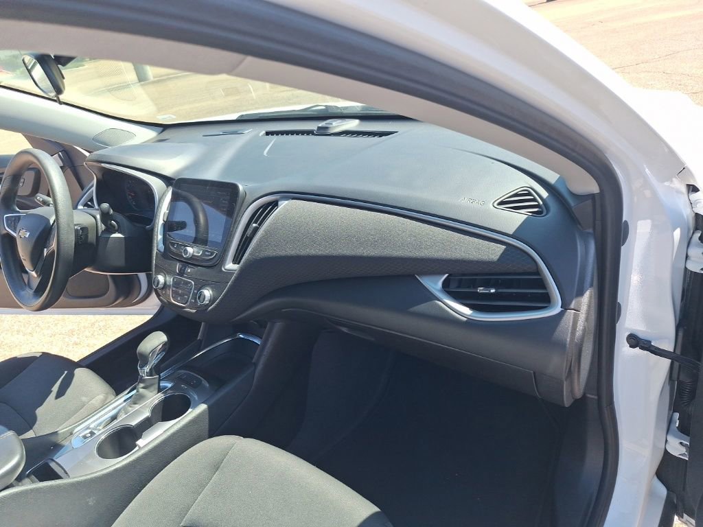 Used 2025 Chevrolet Malibu LT image 18