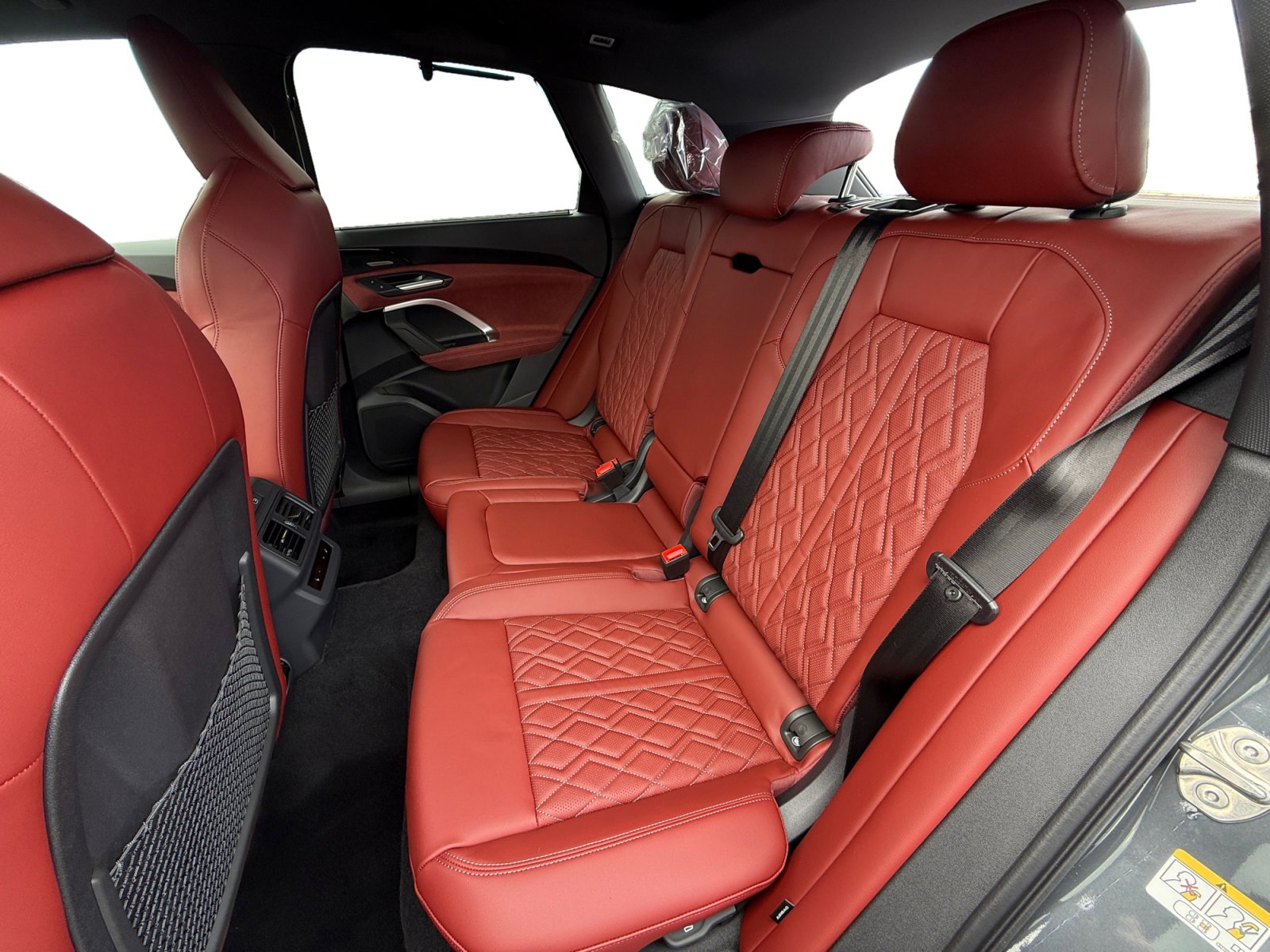 New 2025 Audi SQ5 Prestige image 16