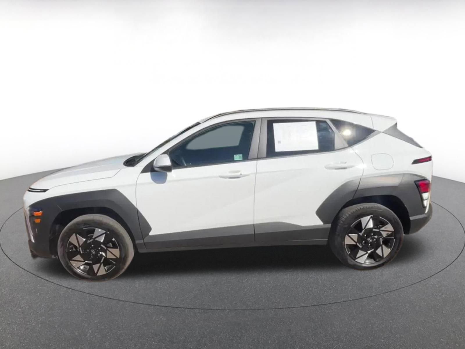Used 2025 Hyundai Kona SEL image 9